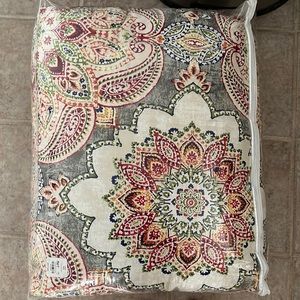 Pier 1 comforter